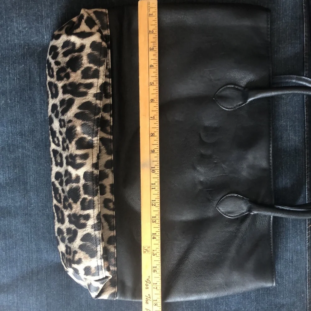 NWOT faux leather leopard print tote bag from DSW.